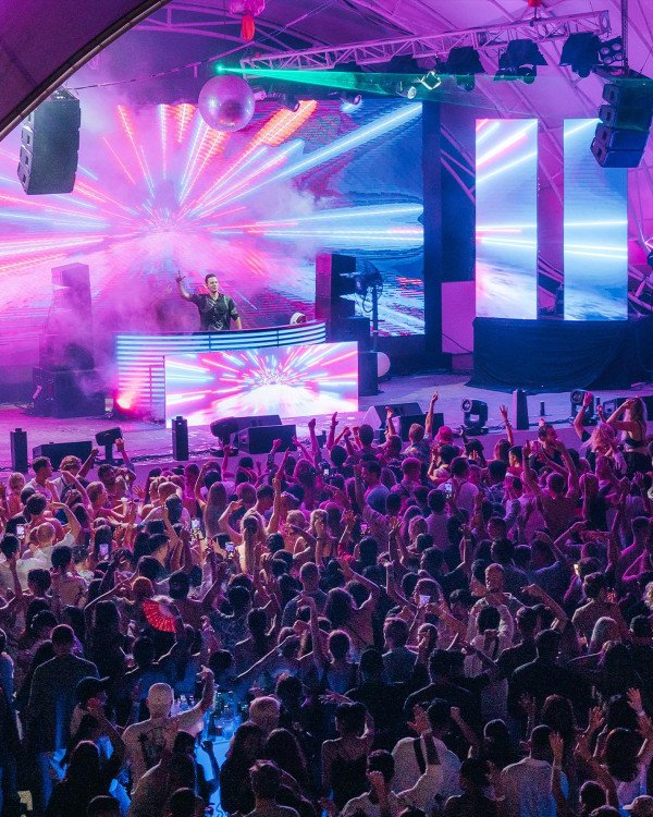 Whats On (8) | Café del Mar Bali